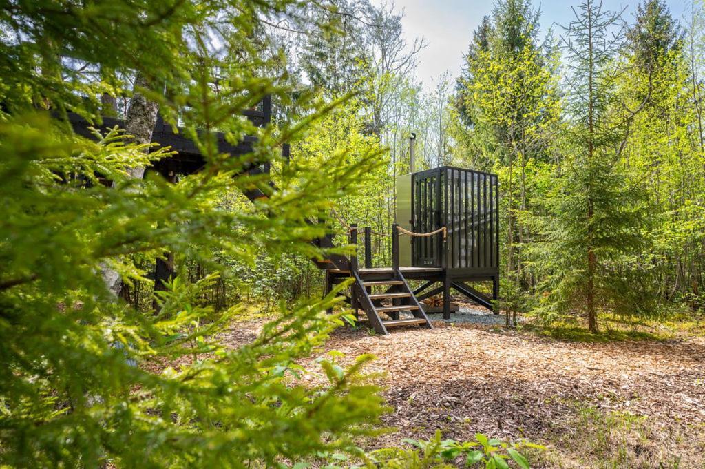 Вилла Sambliku Treehouse Jogisoo Экстерьер фото
